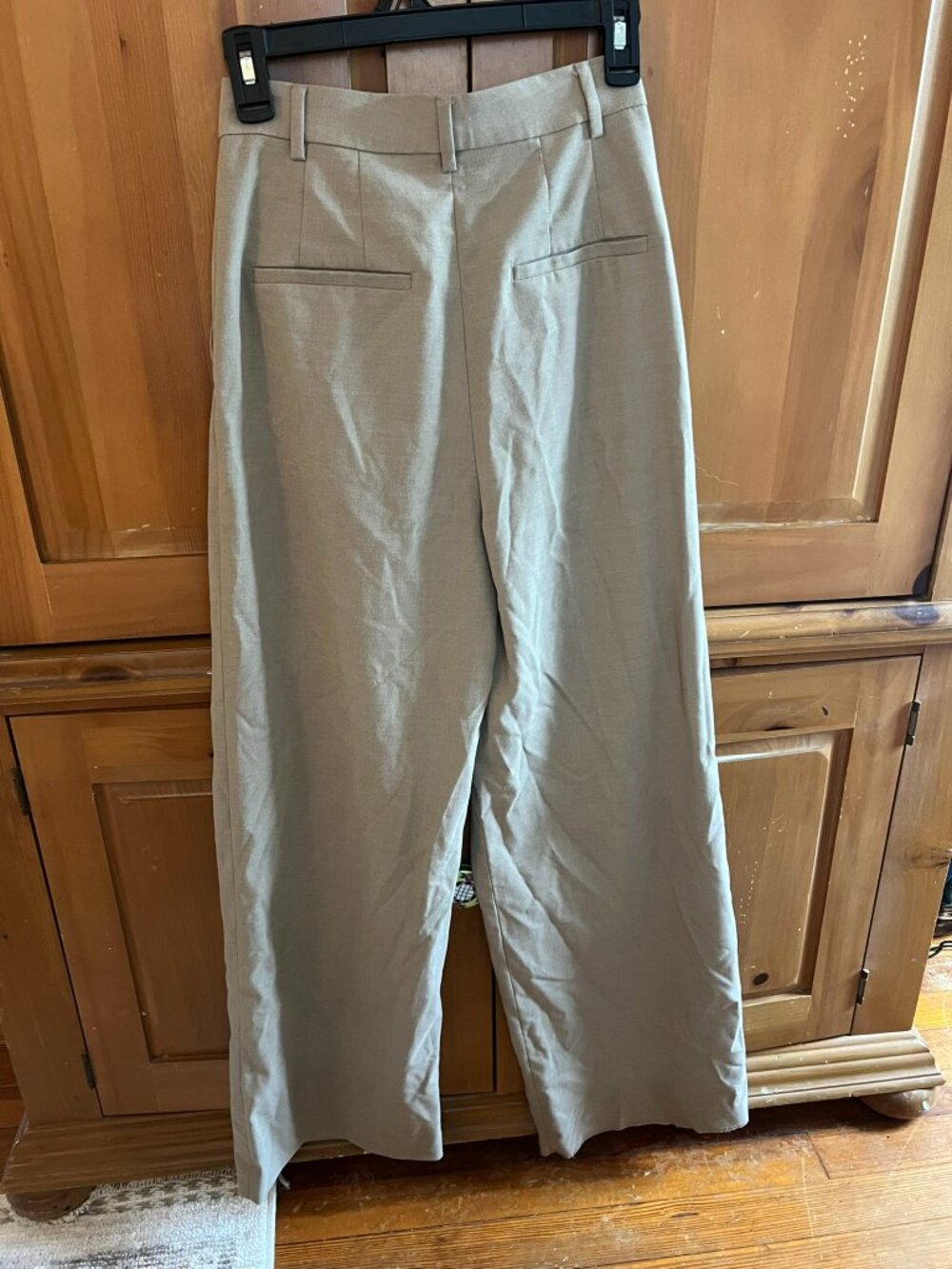H&M Wide Leg Pleated Trousers in Taupe - Picture 5 of 5